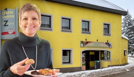 Wirtin Petra Reingruber bietet bereits jetzt eine rein vegane Alternative an. (Bild: Horst Einöder, Krone KREATIV)