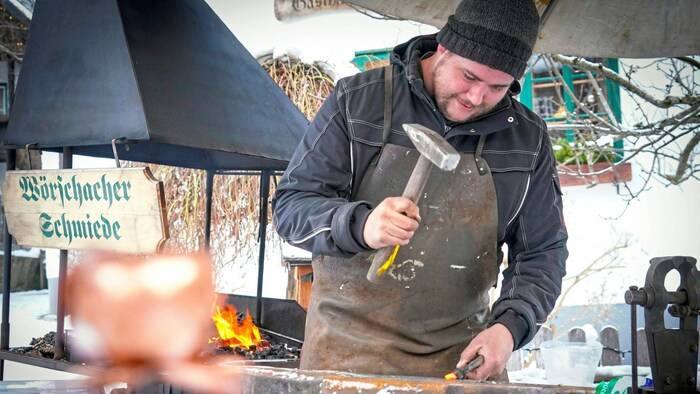 Viele Handwerkskünste wie etwa die Wörschacher Schauschmiede werden in Pürgg dargeboten.
