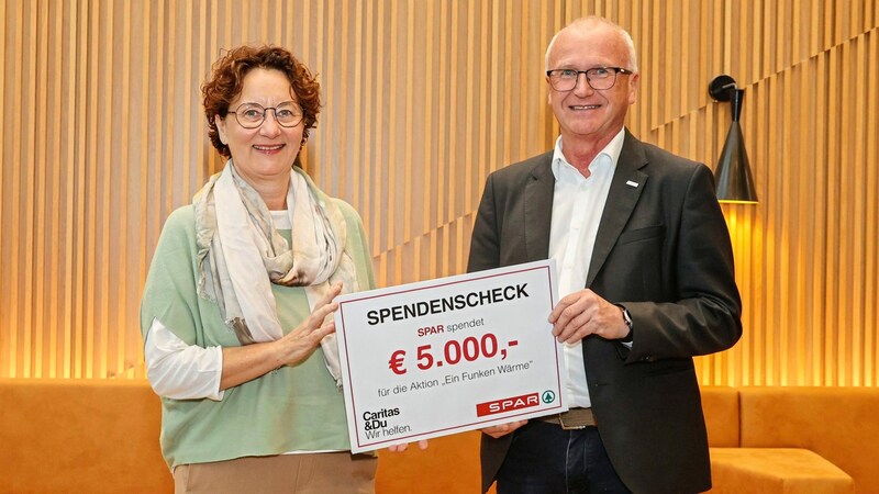 Spar-Sprecherin Nicole Berkmann mit Caritas-Sbg.-Direktor Johannes Dines. (Bild: Markus Tschepp)