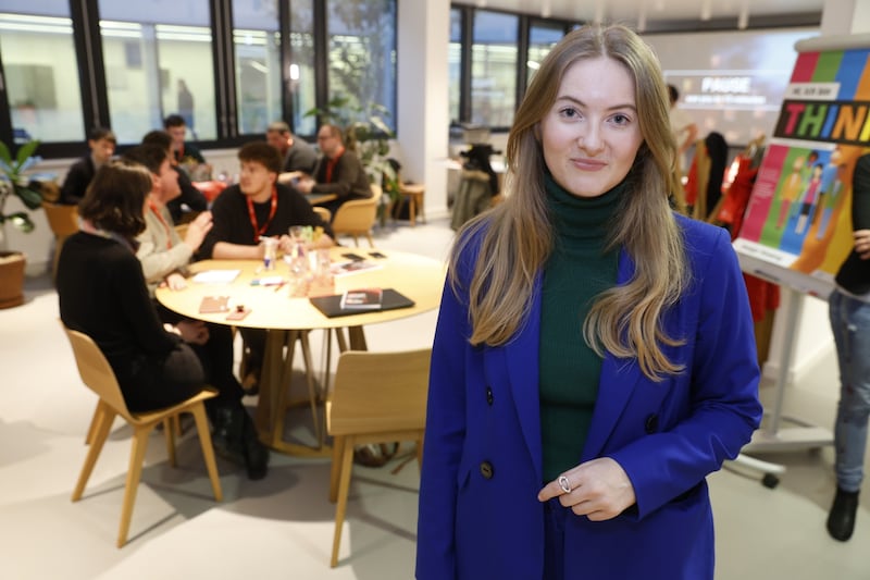 Clara Milena Steiner, Redakteurin & Ressortleiterin Politik der Kärntner Kronen Zeitung gab den jungen Menschen Einblick in Ihre Berufswelt. (Bild: Reinhard Holl)