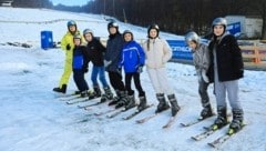 Skispaß ist auch in der Großstadt möglich. Die Abfahrt ist zwischen 20 und 30 Meter lang. (Bild: Peter Tomschi)