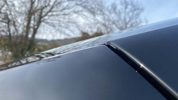 Auch ungenau eingepasste Karosserieteile sind bei Tesla erfahrungsgemäß an der Tagesordnung.