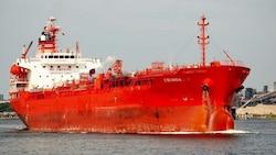 Das norwegische Tankschiff „Strinda“ wurde von einem Marschflugkörper aus dem Jemen getroffen. (Bild: vesselfinder.com)