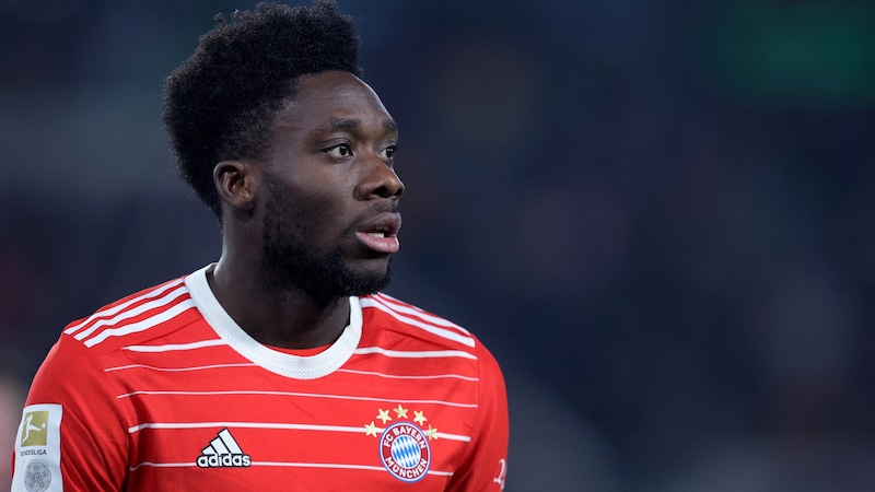 Kann sich Alphonso Davies mit den Bayern einigen? (Bild: APA/AFP/Ronny Hartmann)