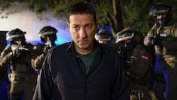 Anoushiravan Mohseni spielt Reza, der in Wien als Gangster rekrutiert wird. (Bild: © 2023 Constantin Film Österreich / MR-Film / Petro Domenigg FILMSTILLS.AT)