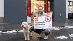 Penny Geschäftsführer Kai Pataky und Louis freuen sich auf ein entspanntes Silvester ganz ohne Feuerwerk. (Bild: Robert Harson)