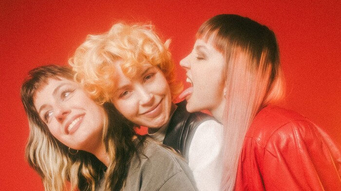 My Ugly Clementine ist eine von Sophie Lindinger gegründete Rockband aus Wien, die auch schon ...
