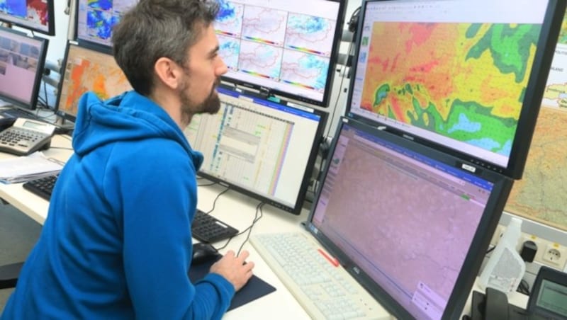 ei den Meteorologen von GeoSphere Austria in der Akademiestraße deutet aktuell wenig auf weiße Weihnachten in der Landeshauptstadt hin. (Bild: Rojsek-Wiedergut Uta)