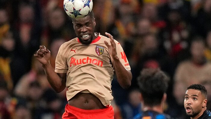 Kevin Danso könnte zu PSG wechseln und den Weg für einen Mukiele-Transfer frei machen.