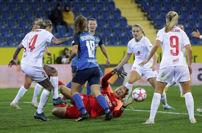 Carina Schlüter kämpft nicht nur auf dem Spielfeld.