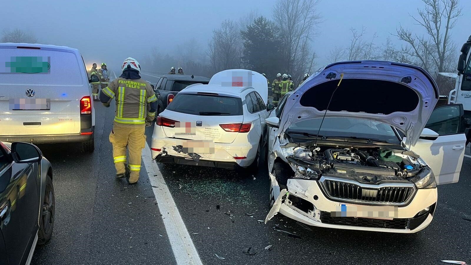 Auch Lkw Beteiligt - Tirol: Massencrash Auf A12 Forderte Vier Verletzte ...