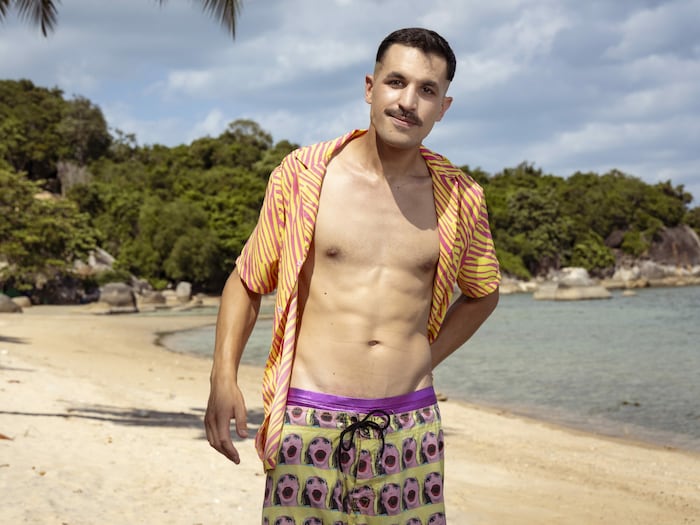 Luis Tinderking hat seine „schickste“ Badehose mit.