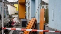 Durch Explosion wurde das Foyer der Sparkasse in Reichenthal schwer in Mitleidenschaft gezogen. (Bild: Kerschbaummayr)