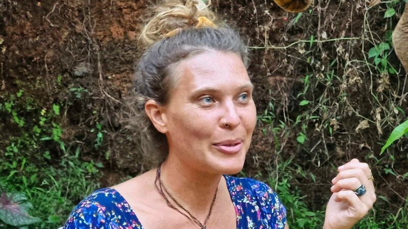 „Ich war noch nie so erfüllt“ - Dora, 35, aus Oberösterreich lebt in Indien. (Bild: Melina Mitternöckler)