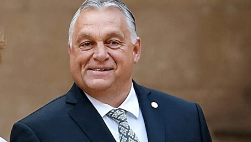 Ungarns Regierungschef Viktor Orbán darf sich über Geld aus der EU freuen. (Bild: APA/AFP/Ludovic MARIN)