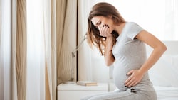 Vor allem in den ersten Monaten der Schwangerschaft kämpfen die meisten Frauen mit Übelkeit und Erbrechen - manche allerdings bei Weitem mehr als andere. (Bild: Drobot Dean - stock.adobe.com)
