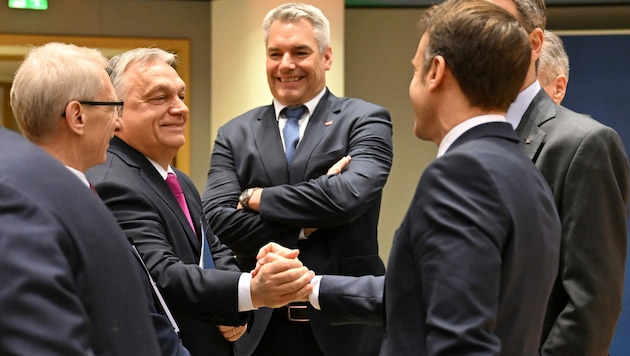 Eine überraschende Wende beim EU-Gipfel - Ungarn hatte bis zuletzt vehement blockiert. (Bild: APA/AFP/Miguel MEDINA)