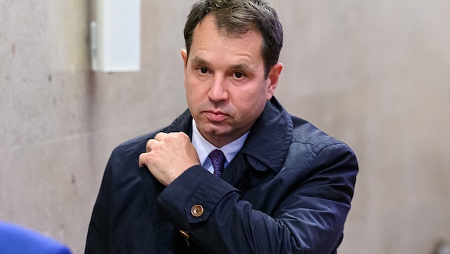 Thomas Schmid, the subject of the dispute: He has come clean to the authorities. Nevertheless, his leniency status is still uncertain. (Bild: APA/MAX SLOVENCIK)