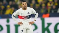 Kylian Mbappe und sein Ex-Verein PSG streiten weiterhin um Millionen. (Bild: AP Photo/Martin Meissner)