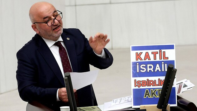 Hasan Bitmez während seiner letzten Parlamentsrede