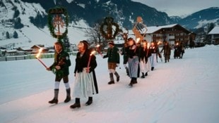 Zehn Jahre lang dauert es, bis die Perchten jedes Haus in Großarl besucht haben. (Bild: www.neumayr.cc)