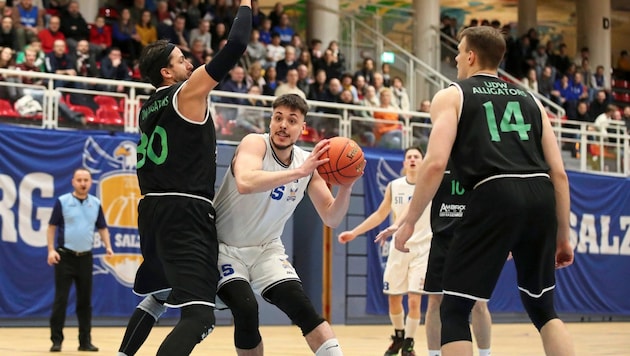 Kapitän Marko Rakic (Mi.) bekommt einen neuen Mitspieler. (Bild: ANDREAS TROESTER)