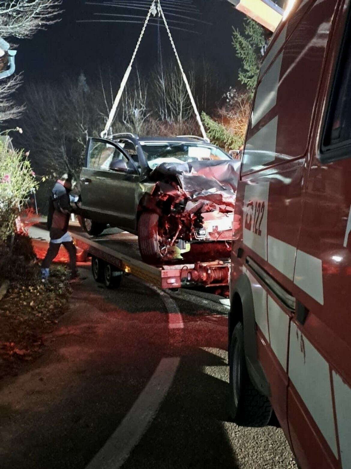 Kurve Geschnitten - Frontalcrash: Autolenker (22) Rast In Polizeiwagen ...