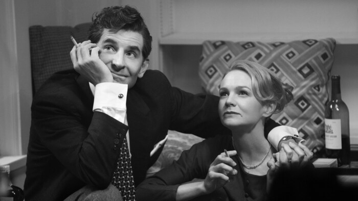 Bernsteins große Liebe, neben der Musik, war seine Frau Felicia (Carey Mulligan).