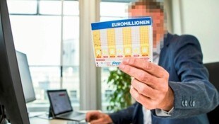 Der Hochgewinnbetreuer der Österreichischen Lotterien, darf seine Identität aus Sicherheitsgründen nicht preisgeben. (Bild: Achim Bieniek)