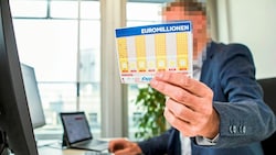 Der Hochgewinnbetreuer der Österreichischen Lotterien, darf seine Identität aus Sicherheitsgründen nicht preisgeben. (Bild: Achim Bieniek)