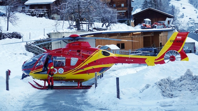 Die Verletzte wurde mit dem Hubschrauber abtransportiert. (Bild: zoom.tirol)