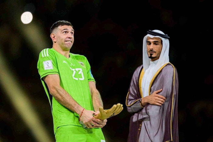 Emiliano Martinez und seine obszöne Geste