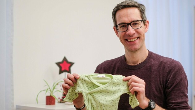 Das Baby-Gewand steht schon bereit! In wenigen Tagen ist es so weit. (Bild: GEORG KURZ)