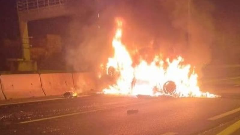 Das Fahrzeug, in dem die drei Burschen saßen, ging in Flammen auf. (Bild: Heute)