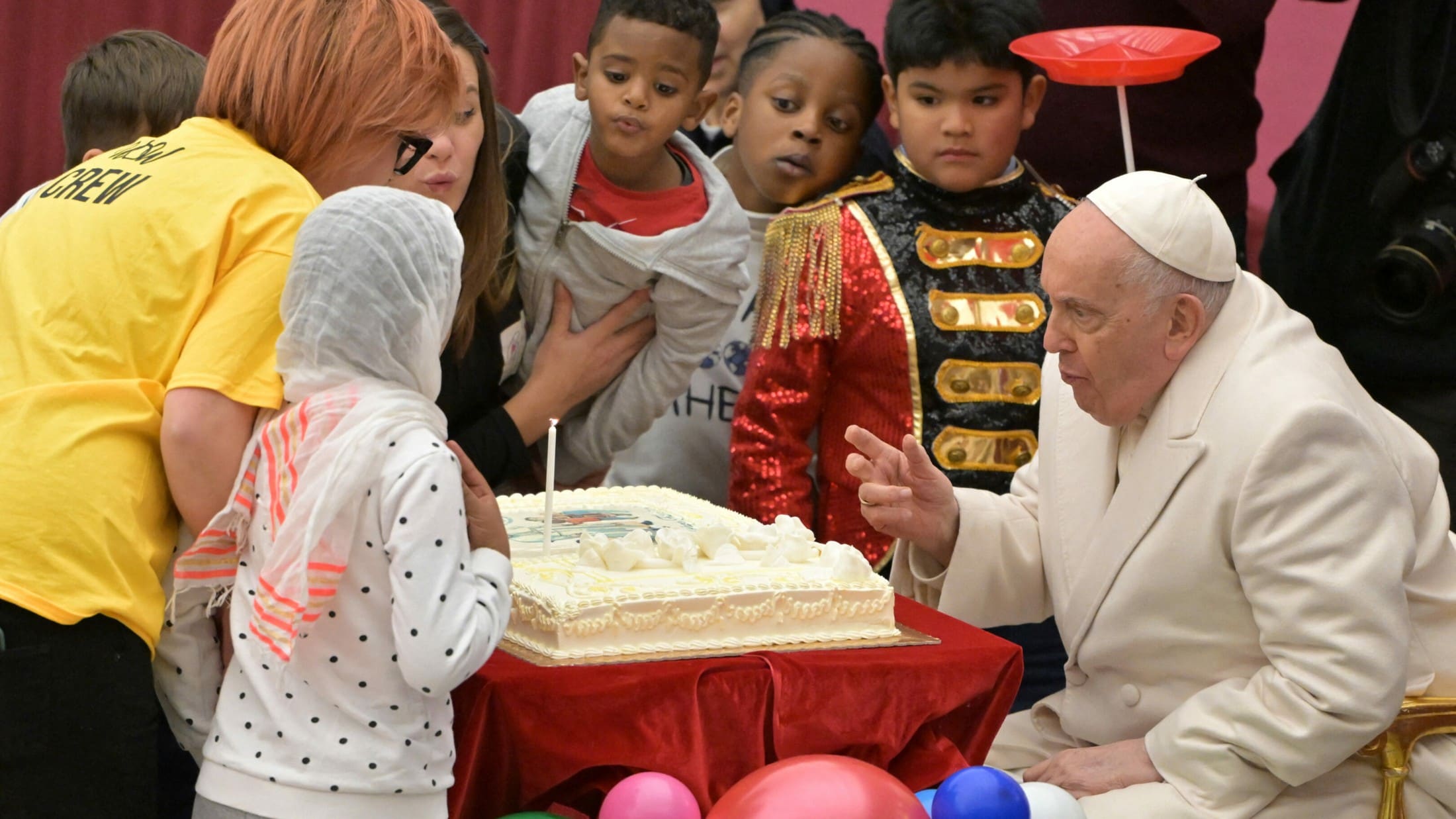Keine große Party - Torte & Glückwünsche: Papst feiert 87. Geburtstag ... Keine große Party - Torte & Glückwünsche: Papst feiert 87. Geburtstag ...