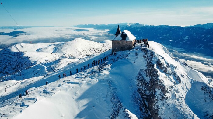 Die Deutsche Kirche auf dem Dobratsch - direkt daneben findet seit 17 Jahren am 3. Advent eine ...