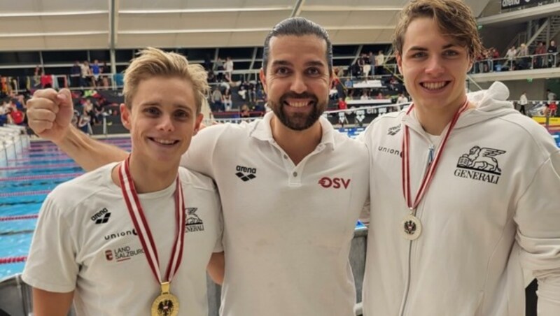 Trainer Plamen Ryaskov (Mi.) jubelte mit seinen Schützlingen Luca Karl (li.) und Florian Korber-Perner. (Bild: zVg)