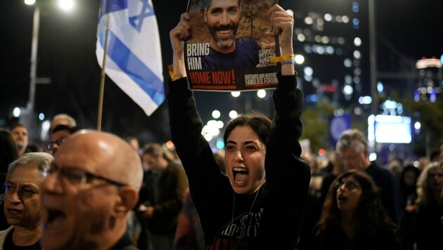 Der Druck auf die israelische Regierung wird größer. (Bild: AP)