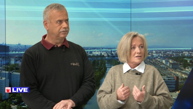 Karl Weißenbacher, Tierarzt und Hundeexperte vom Messerli Institut der Veterinärmedizinischen Universität Wien und Andrea März, Hundetrainerin im krone.tv-Talk (Bild: krone.tv)