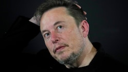 Elon Musk sieht sich breiter Kritik ausgesetzt. (Bild: AP)