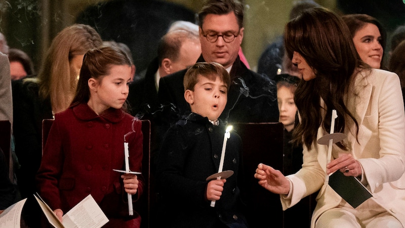 Prinzessin Kate mit den Kindern beim Christmas-Konzert 2023 (Bild: APA/Aaron Chown/Pool Photo via AP)