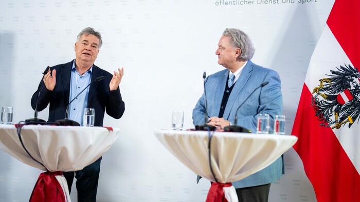 Werner Kogler (links) und Lotterien-Vorstandsvorsitzender Erwin van Lambaart