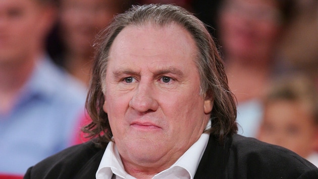 Gérard Depardieu steht im Verdacht, jahrzehntelang mit widerlichster sexueller Übergriffigkeit durchgekommen zu sein. Doch damit ist jetzt Schluss. Frankreich distanziert sich von dem einstigen Idol. (Bild: www.PPS.at)