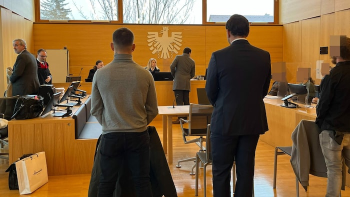Diese Männer müssen sich wegen eines Anschlags vor 13 Jahren in Graz verantworten.