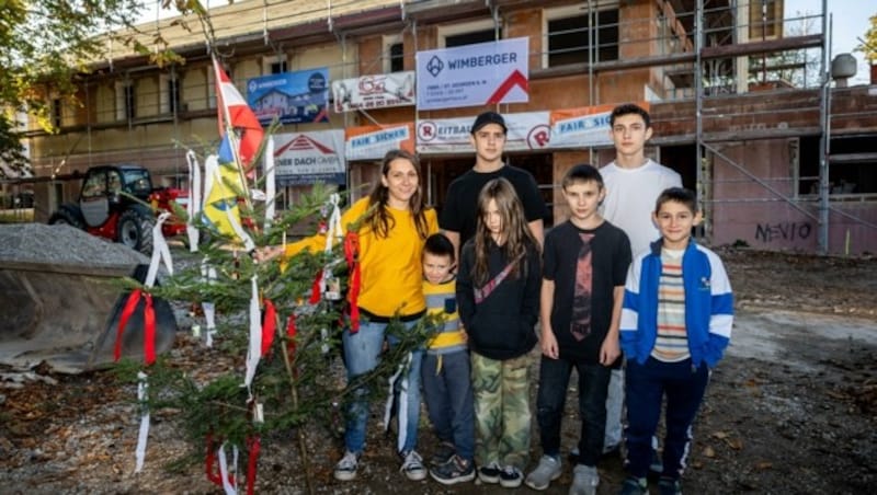 Neun Monate nach der Tragödie hofft die Familie, im August 2024 wieder in ihr Zuhause ziehen zu können. Dann endet nämlich auch der Mietvertrag ihrer Übergangswohnung.  (Bild: Imre Antal)