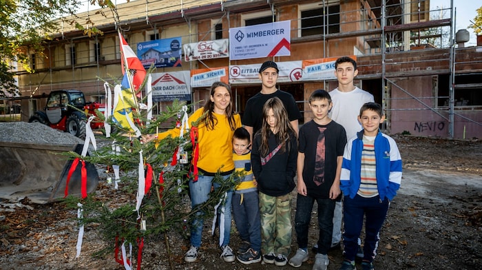 Neun Monate nach der Tragödie hofft die Familie, im August 2024 wieder in ihr Zuhause ziehen zu können. Dann endet nämlich auch der Mietvertrag ihrer Übergangswohnung. 
