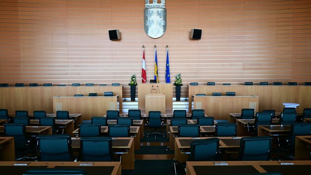 Der Landtagssaal bleibt wie in den letzten 25 Jahren (Bild: Imre Antal)