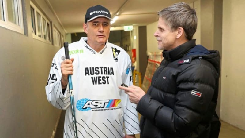 Geburtstagskinder unter sich: Karl Wendlinger mit „Krone“-Reporter Christian Reichel. (Bild: Josef Kuess)