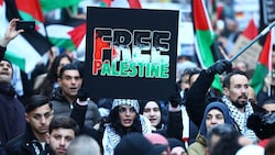 In Berlin kam es immer wieder zu Palästinenser-Demos, die Polizei ortet eine „Nähe“ zwischen linksradikalen Organisationen und mittlerweile verbotenen Palästinensergruppen. (Bild: AFP)