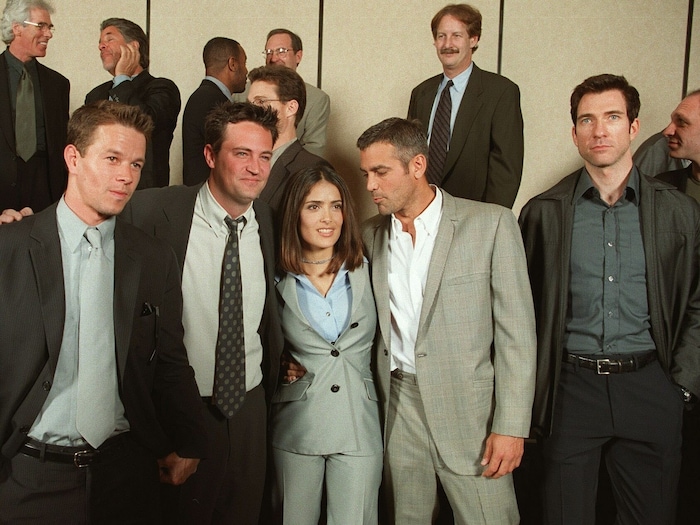 Mark Wahlberg, Matthew Perry, Salma Hayek, George Clooney and Dylan McDermott im Jahr 1999